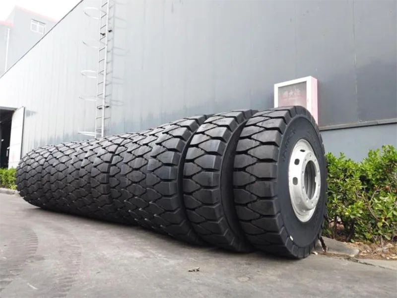 12.00-20 Solid Tire – Heavy Duty industridekk for port- og verftsdrift 12.00-20 Solid Tire – Heavy Duty industridekk for port- og verftsdrift